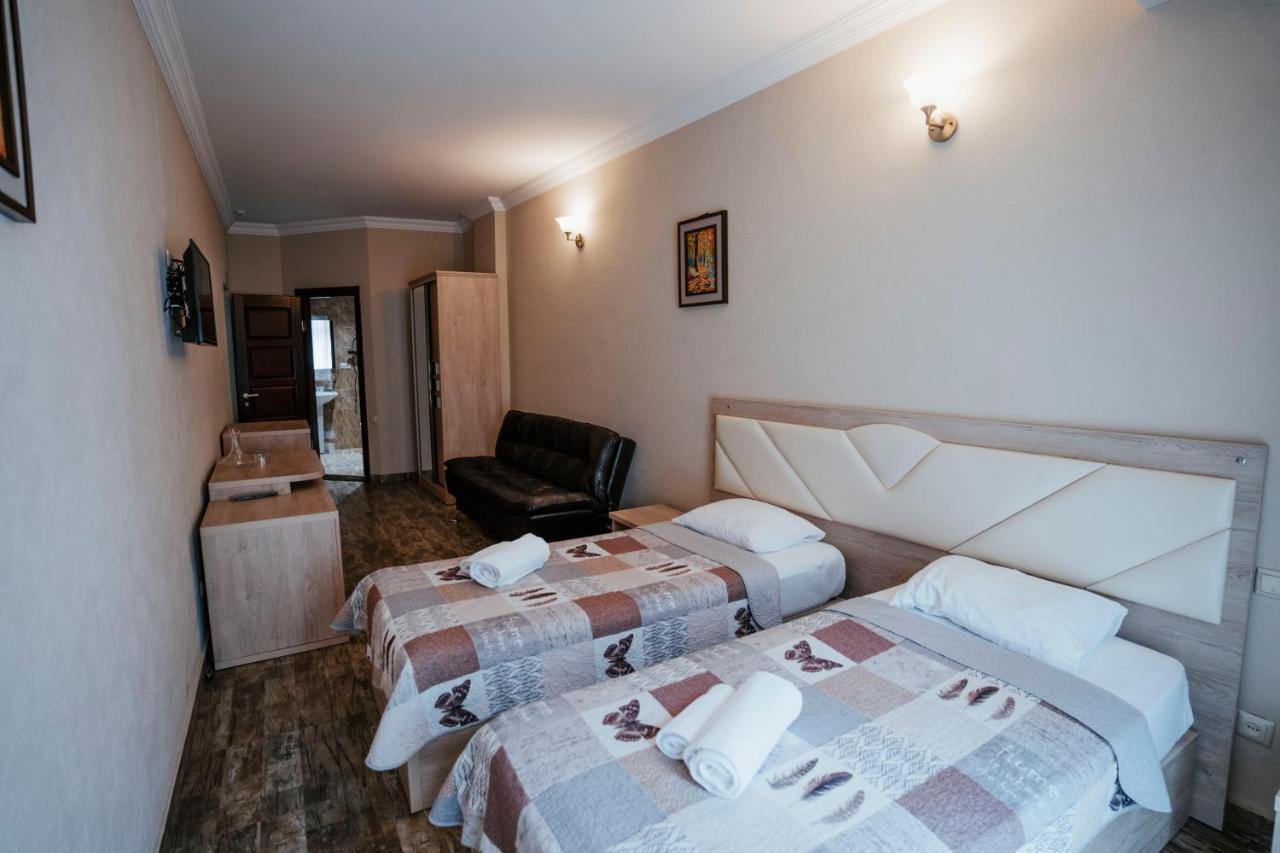 Hotel General Batumi Bagian luar foto