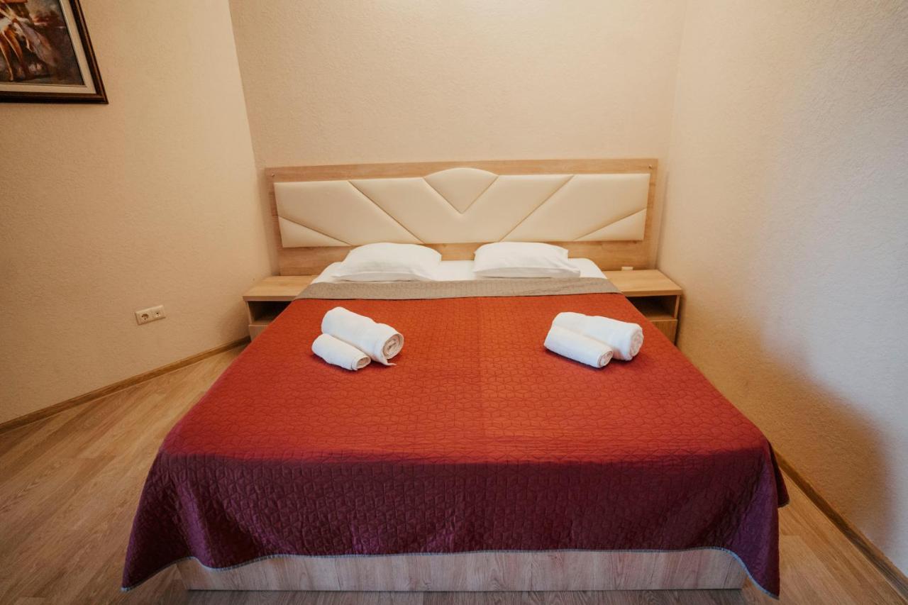 Hotel General Batumi Bagian luar foto
