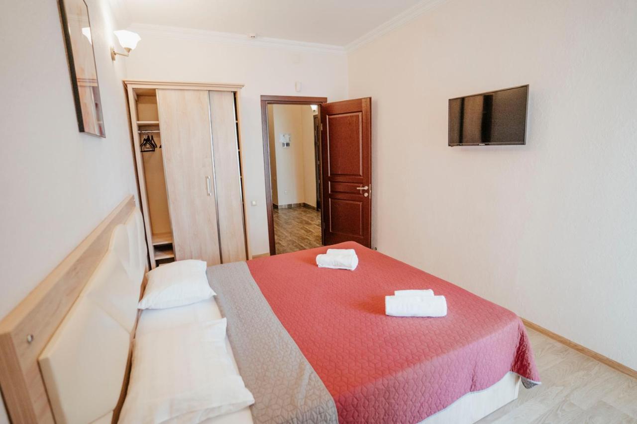 Hotel General Batumi Bagian luar foto