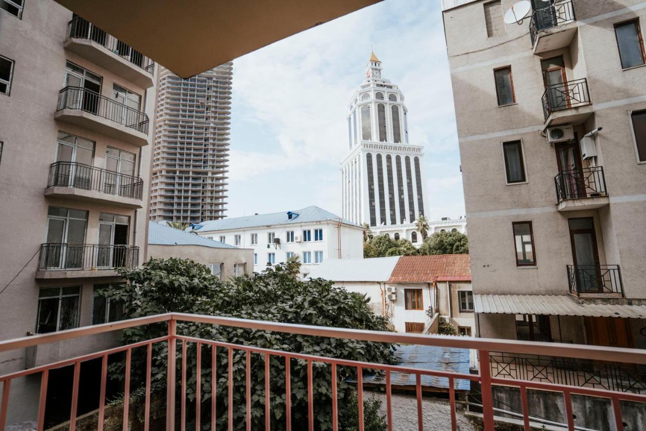 Hotel General Batumi Bagian luar foto