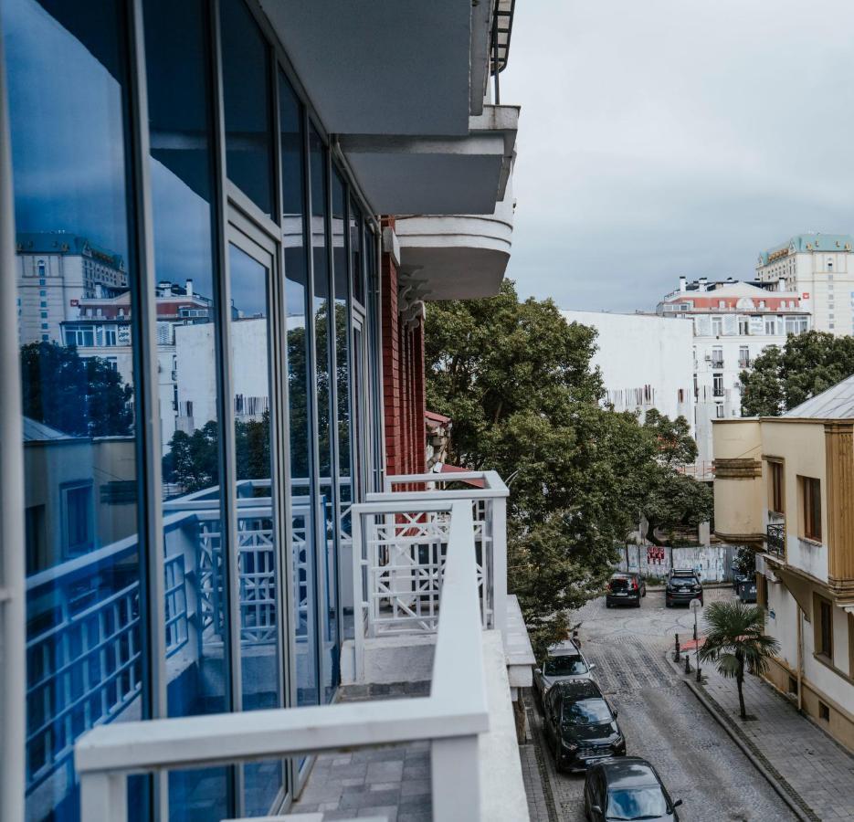 Hotel General Batumi Bagian luar foto